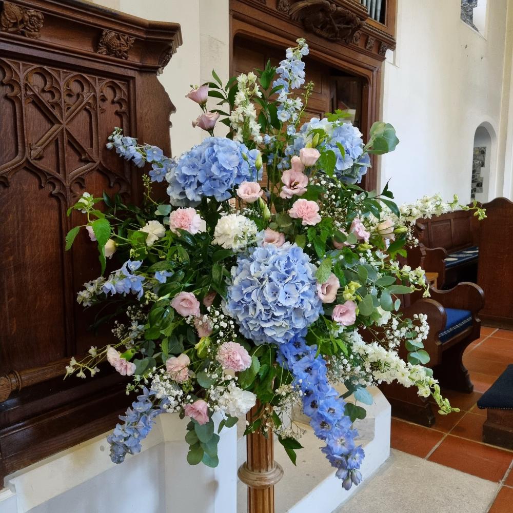 Wedding Flowers in Oxted, Surrey by Pipers Florist | Oxted Weddings and ...